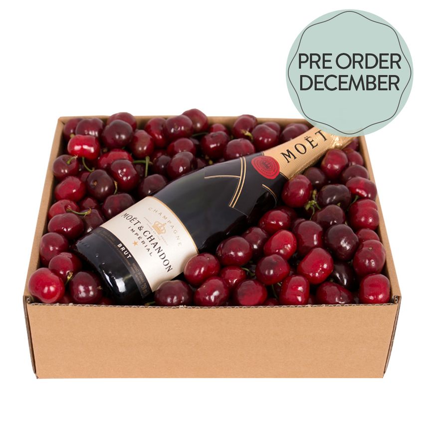 Cherry Delight Classic with Moet