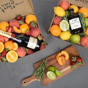 Cocktail-inspired fruit hampers for Christmas celebrations