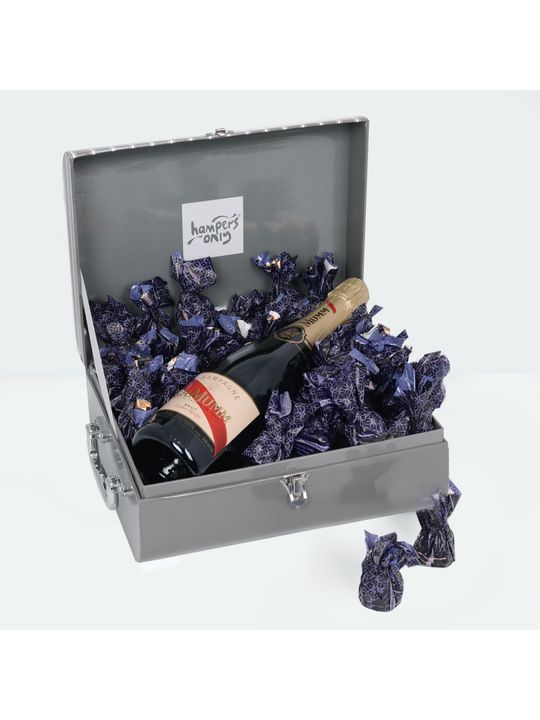 Bubbles & Chocs - Mumm Hamper