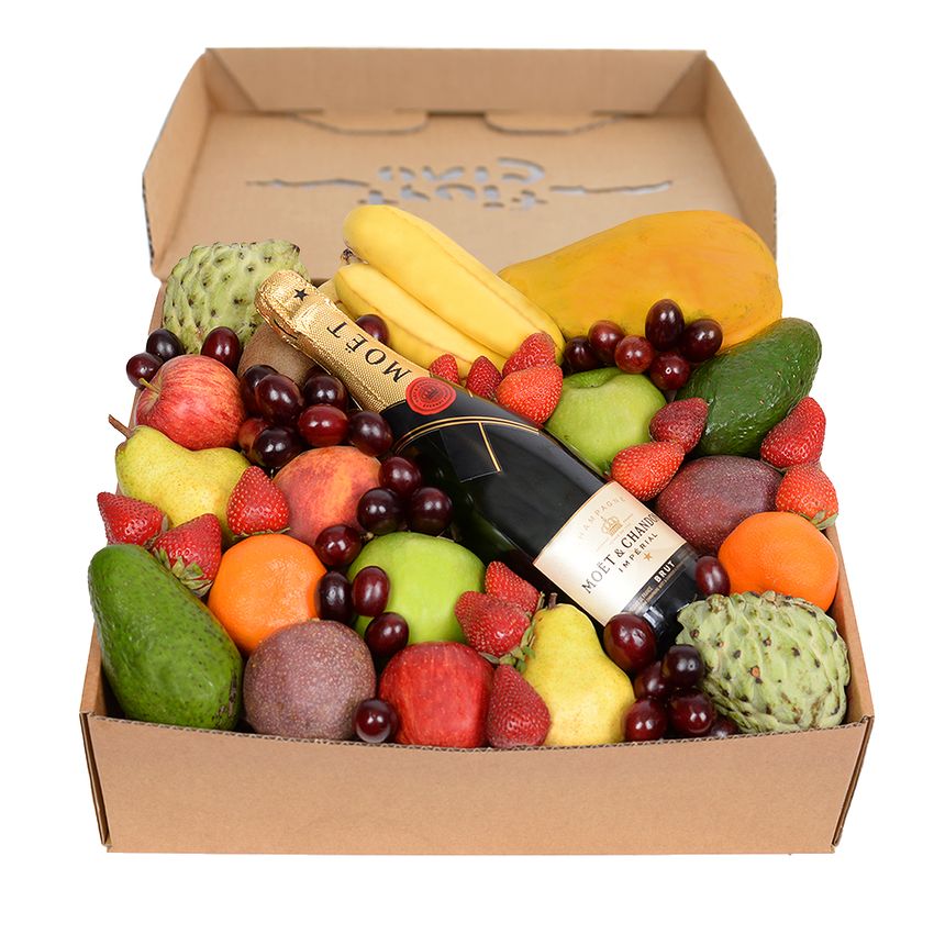 Deluxe Fruit Hamper with Moet Large