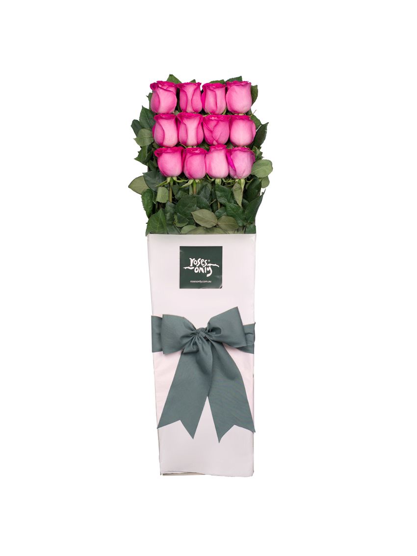 Long Stemmed Roses gift Box Pink 12 Pamper Package