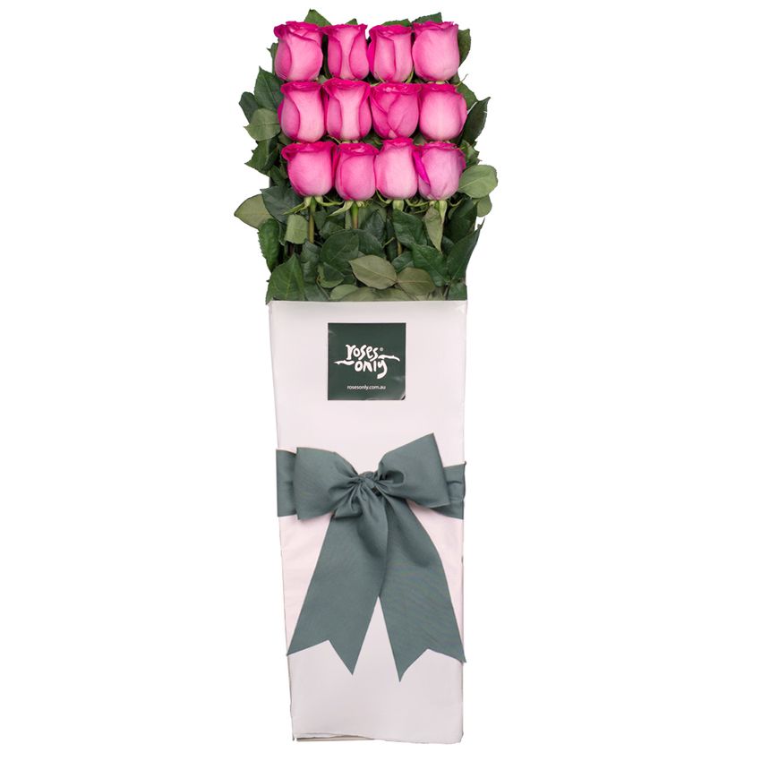 Long Stemmed Roses gift Box Pink 12 with Candle
