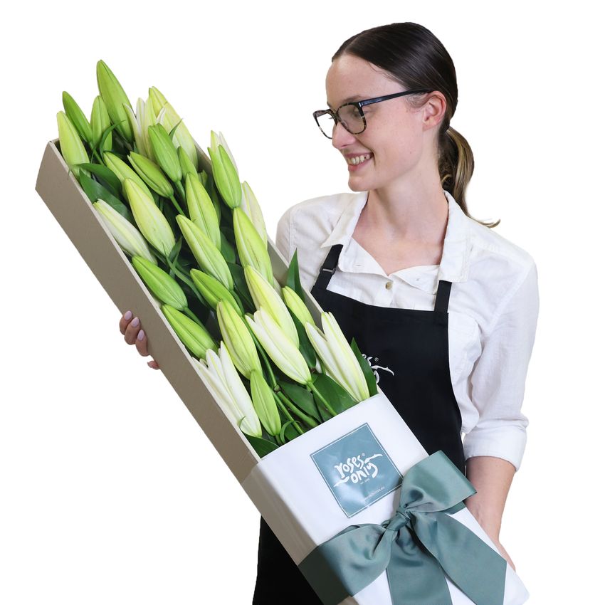15 White Oriental Lilies Gift Box