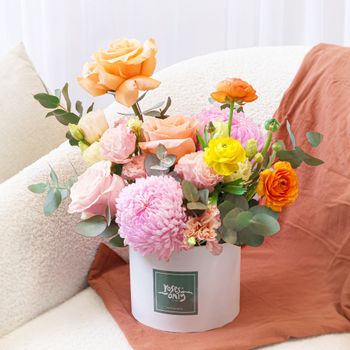Sweet Sorbet with FREE Chocs Flowers