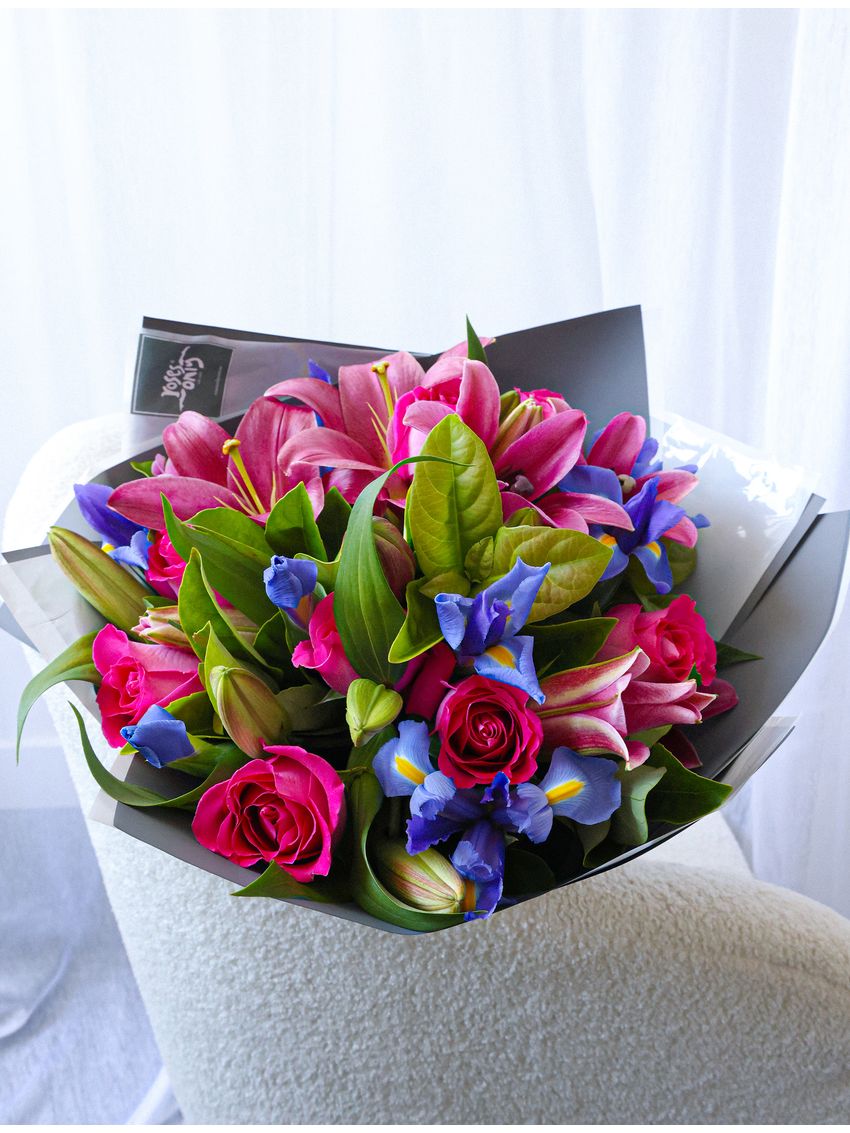 Exquisite Bouquet with FREE Candle