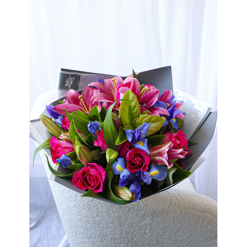 Exquisite Bouquet with FREE Candle