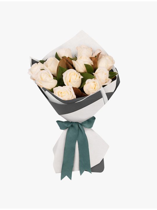 Long Stemmed Rose Bouquet White 12 Flowers