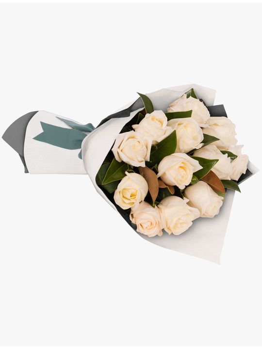 Long Stemmed Rose Bouquet White 12 Flowers