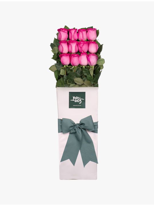 Long Stemmed Roses Gift Box Pink 12 Flowers
