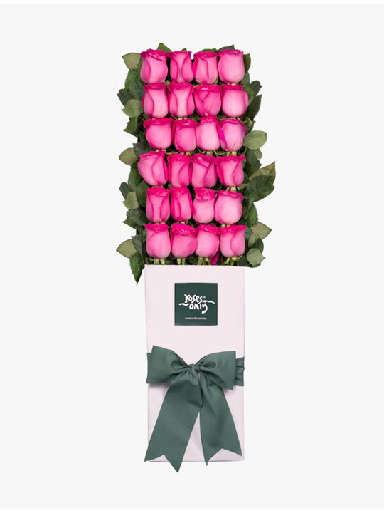 Long Stemmed Roses Gift Box Pink 24 Flowers