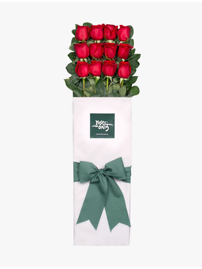 Long Stemmed Roses Gift Box Red 12 With Love Card