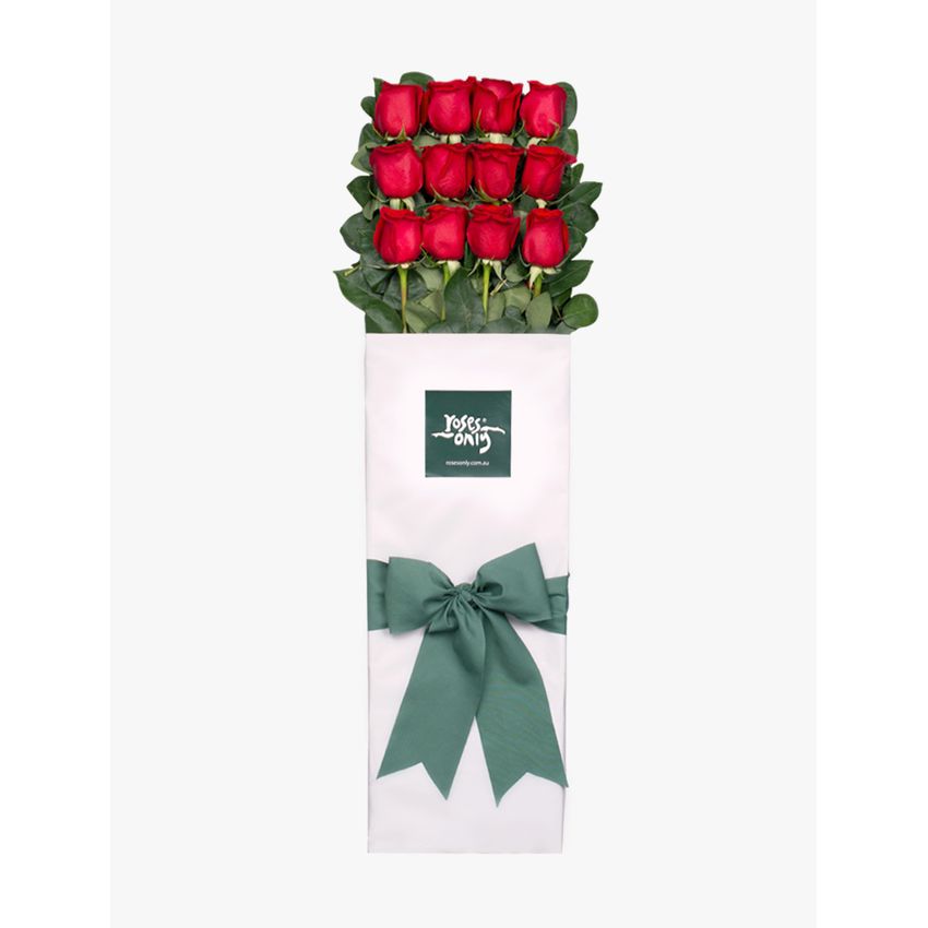 Long Stemmed Roses Gift Box Red 12 With Love Card