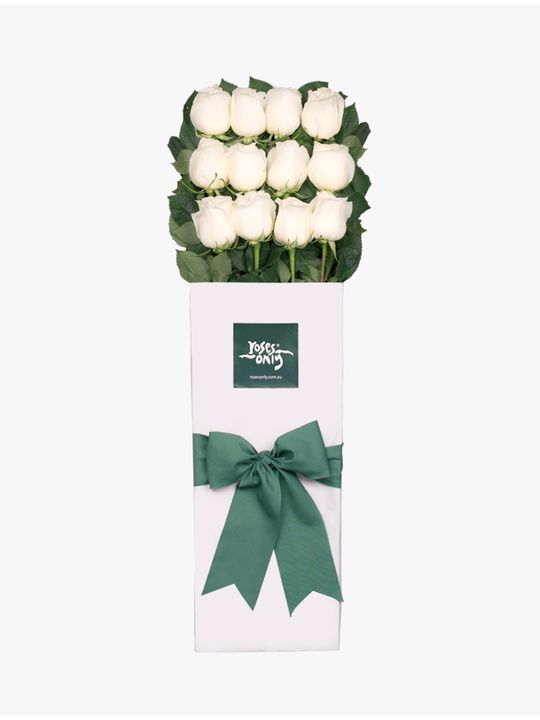 Long Stemmed Roses Gift Box White 12 Flowers