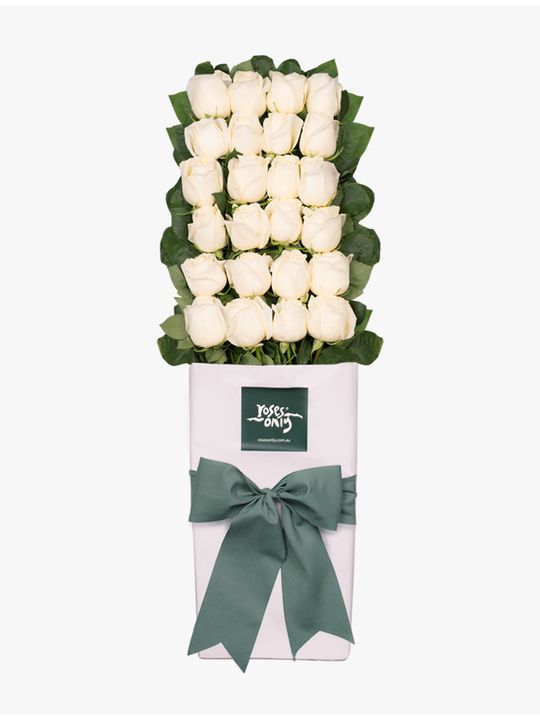 Long Stemmed Roses Gift Box White 24 Flowers