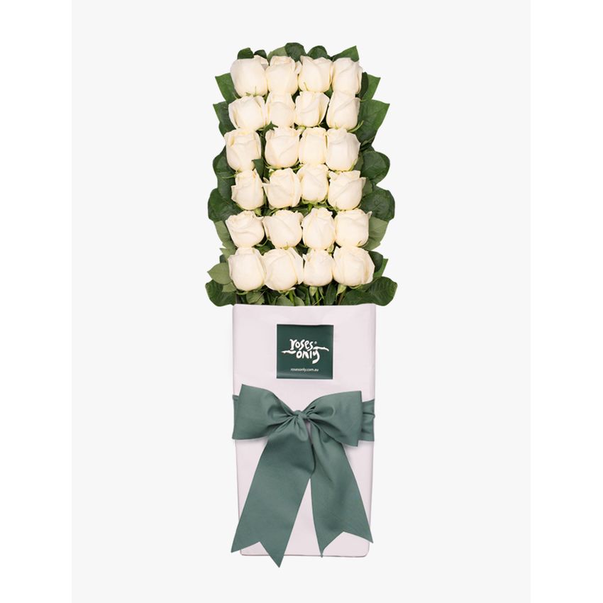 Long Stemmed Roses Gift Box White 24
