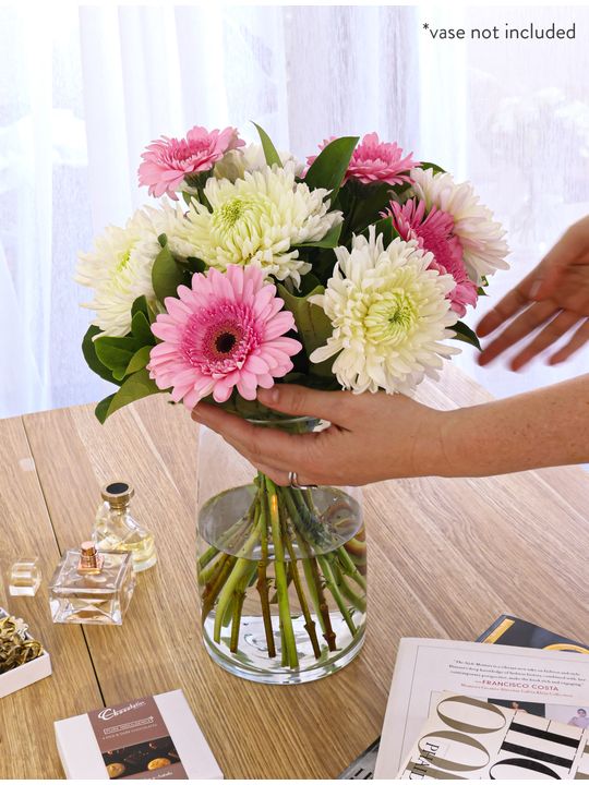 Stunning Gerbera and Disbud Bouquet Flowers