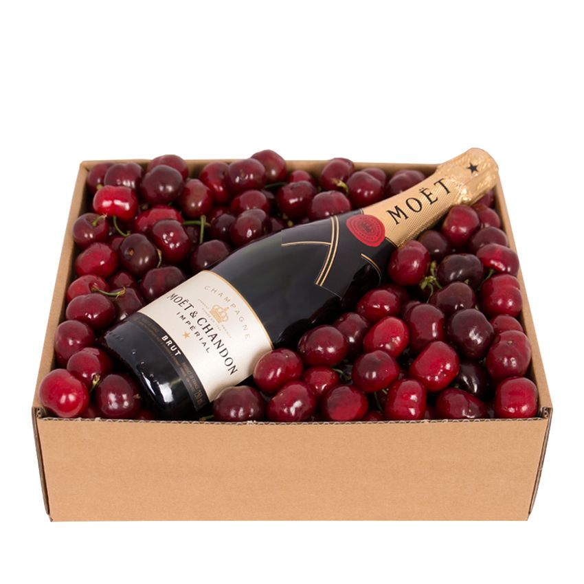 Cherry Delight Classic with Moet