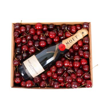 Cherry Delight Classic with Moet Flowers